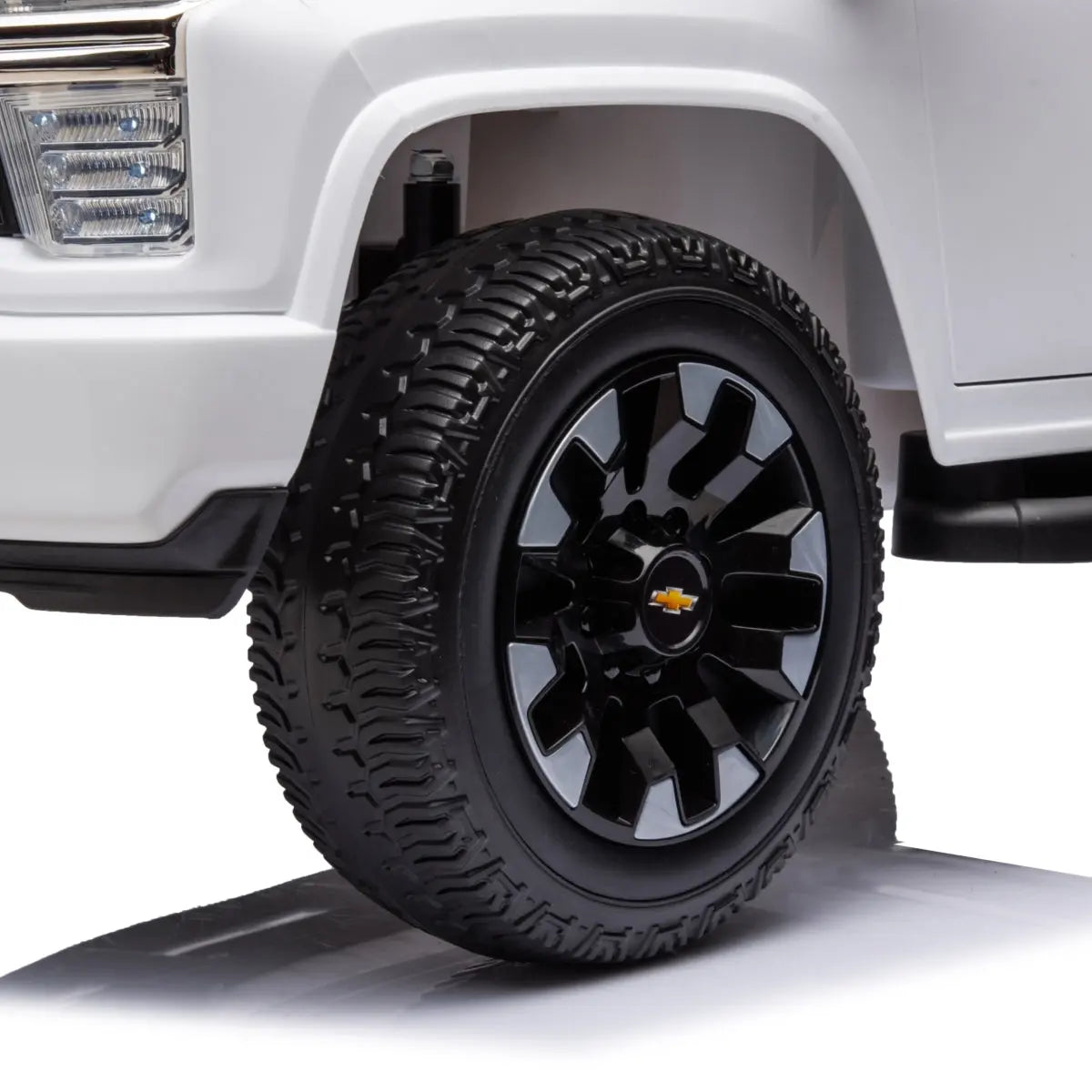 Freddo 24V 4x4 Chevrolet Silverado 2 Seater Ride on Truck